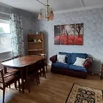 Home-sleeps 6 -private Garden 阿比菲尔