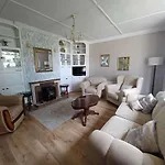 度假居 Home-sleeps 6 -private Garden *