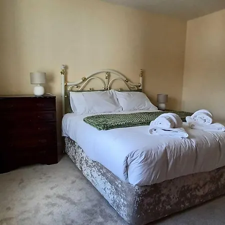 Home-sleeps 6 -private Garden Casa de Férias *