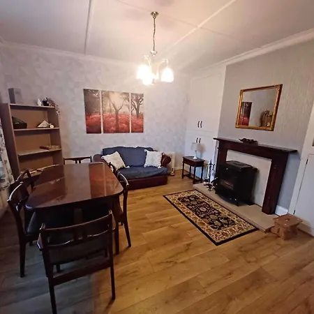 Home-sleeps 6 -private Garden Abbeyfeale