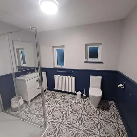 Home-sleeps 6 -private Garden Nyaraló *