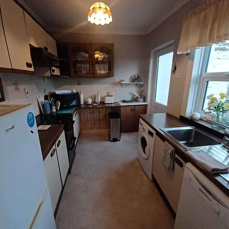 Home-sleeps 6 -private Garden Abbeyfeale