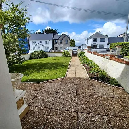Home-sleeps 6 -private Garden Abbeyfeale