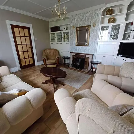 Home-sleeps 6 -private Garden 펜션 아베이피어