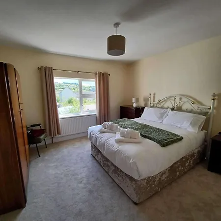 Casa de Férias Home-sleeps 6 -private Garden