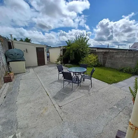 Home-sleeps 6 -private Garden Casa de Férias *