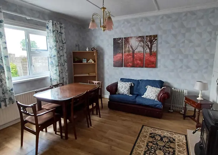 Home-sleeps 6 -private Garden Abbeyfeale