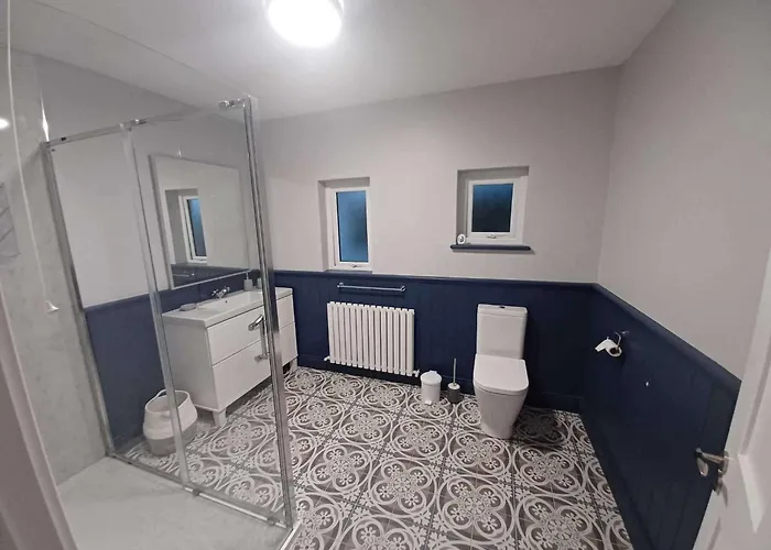 Home-sleeps 6 -private Garden Nyaraló *