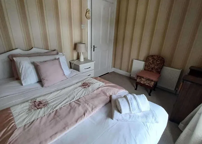 Home-sleeps 6 -private Garden Nyaraló *